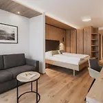 Firstpeak Hotel 4*