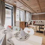 Firstpeak Hotel 4*