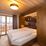 Hotel Firstpeak 4*