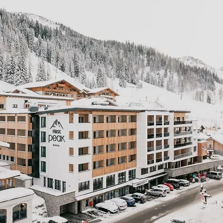 Firstpeak Hotel