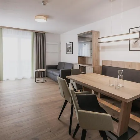 Firstpeak Hotel 4*