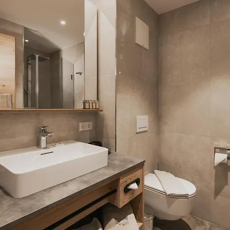 Hotel Firstpeak