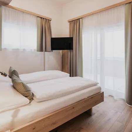 Firstpeak Hotel