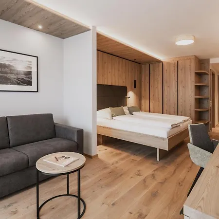Firstpeak Hotel 4*