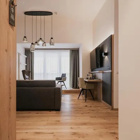 Firstpeak ホテル 4*