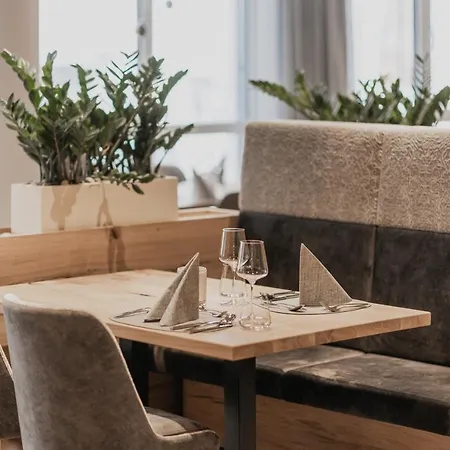 Hotel Firstpeak 4*