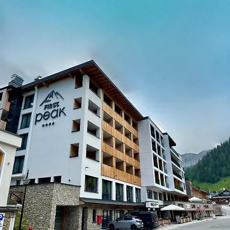 Firstpeak Hotel