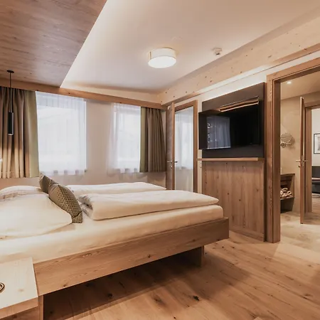 Firstpeak Hotel