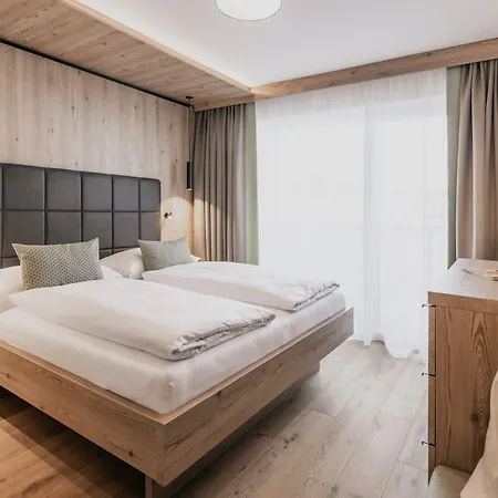 Firstpeak Hotel 4*