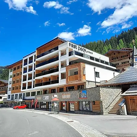 Hotel Firstpeak 4*