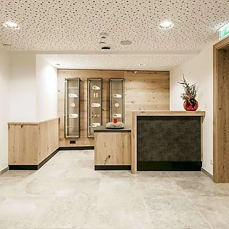 Hotel Firstpeak 4*