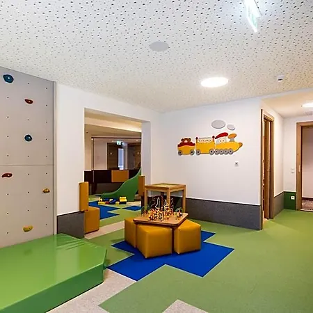Hotel Firstpeak Zauchensee